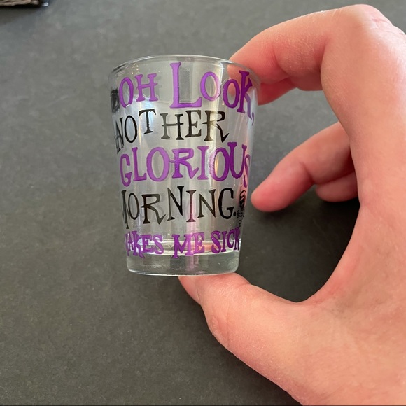 Disney HOCUS POCUS Amuck, Amuck, Amuck & More Sayings Set of 4 Shot Glasses NEW! - Picture 8 of 16